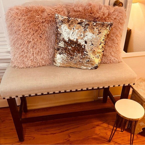 pillows - Picture 3 of 3